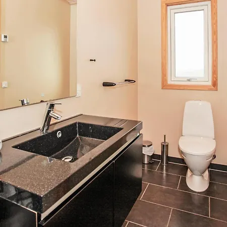 4 Bedroom Cozy In Nykøbing Sj Feriehus *