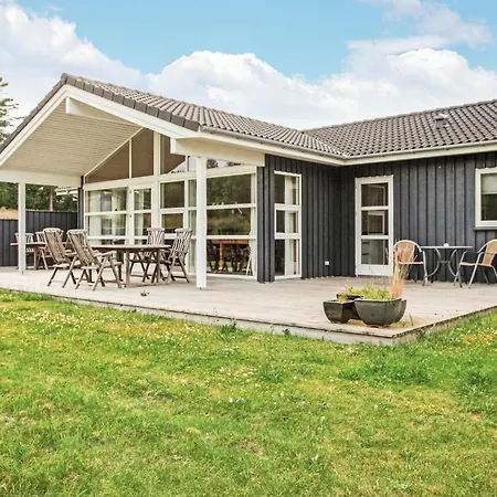 4 Bedroom Cozy Home In Nykøbing Sj * Nyrup